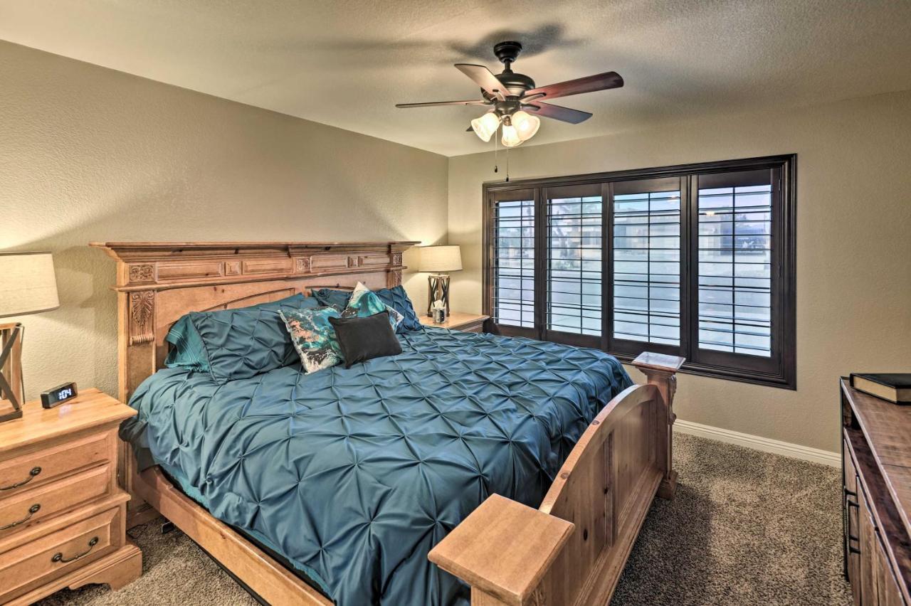 Havasu Pool And Mtn Views, 1 Mi To Holiday home Lake Havasu City