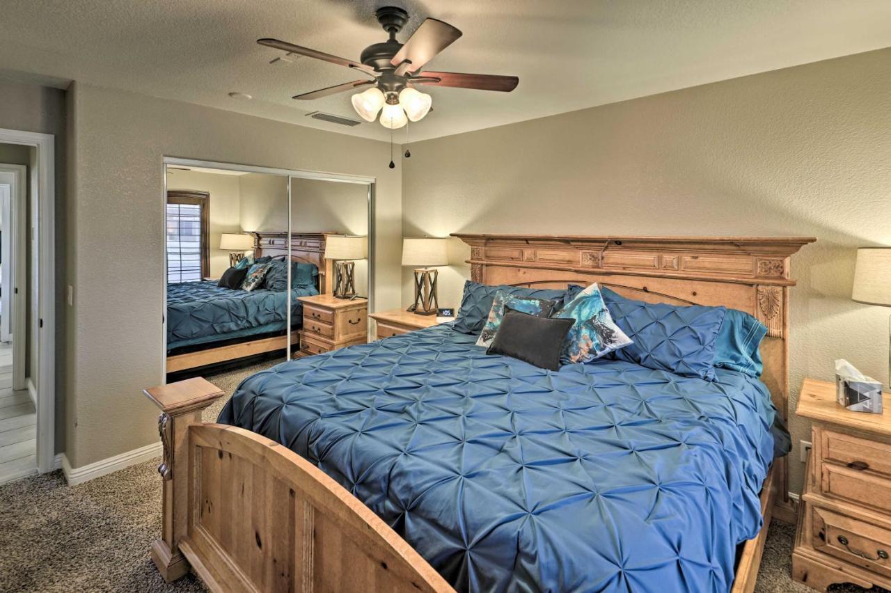 Havasu Pool And Mtn Views, 1 Mi To Holiday home