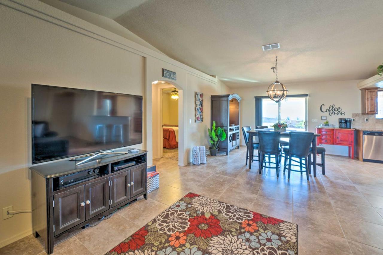 Bright Lake Havasu With New Backyard Oasis! Holiday home Lake Havasu City