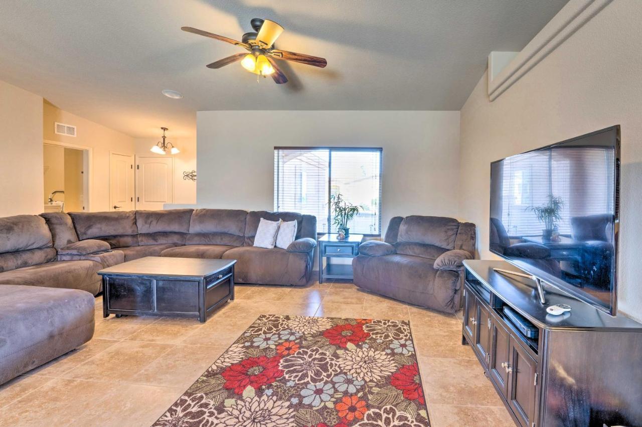 Bright Lake Havasu With New Backyard Oasis! Holiday home *