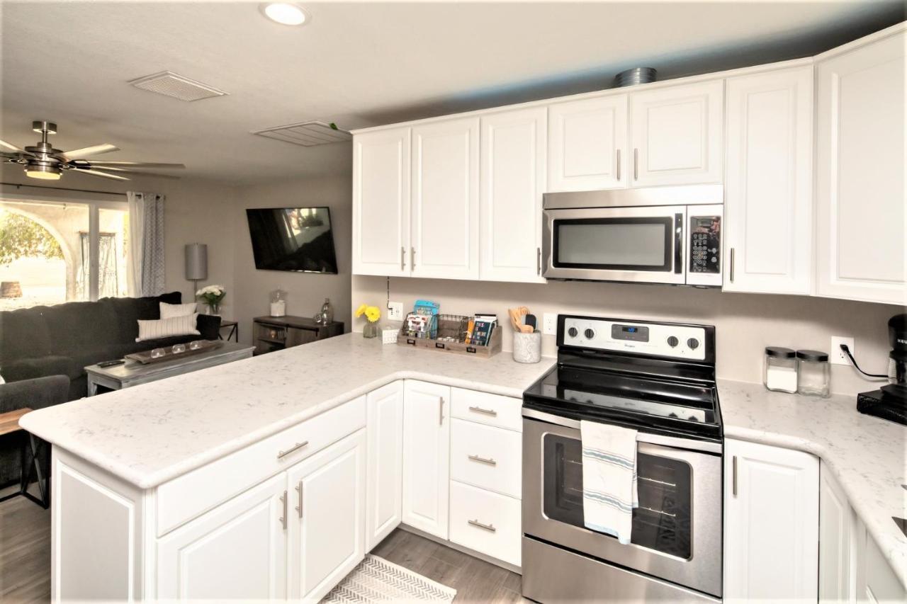 New! Family Havasu Close To Off-roading And London Bridge! Holiday home