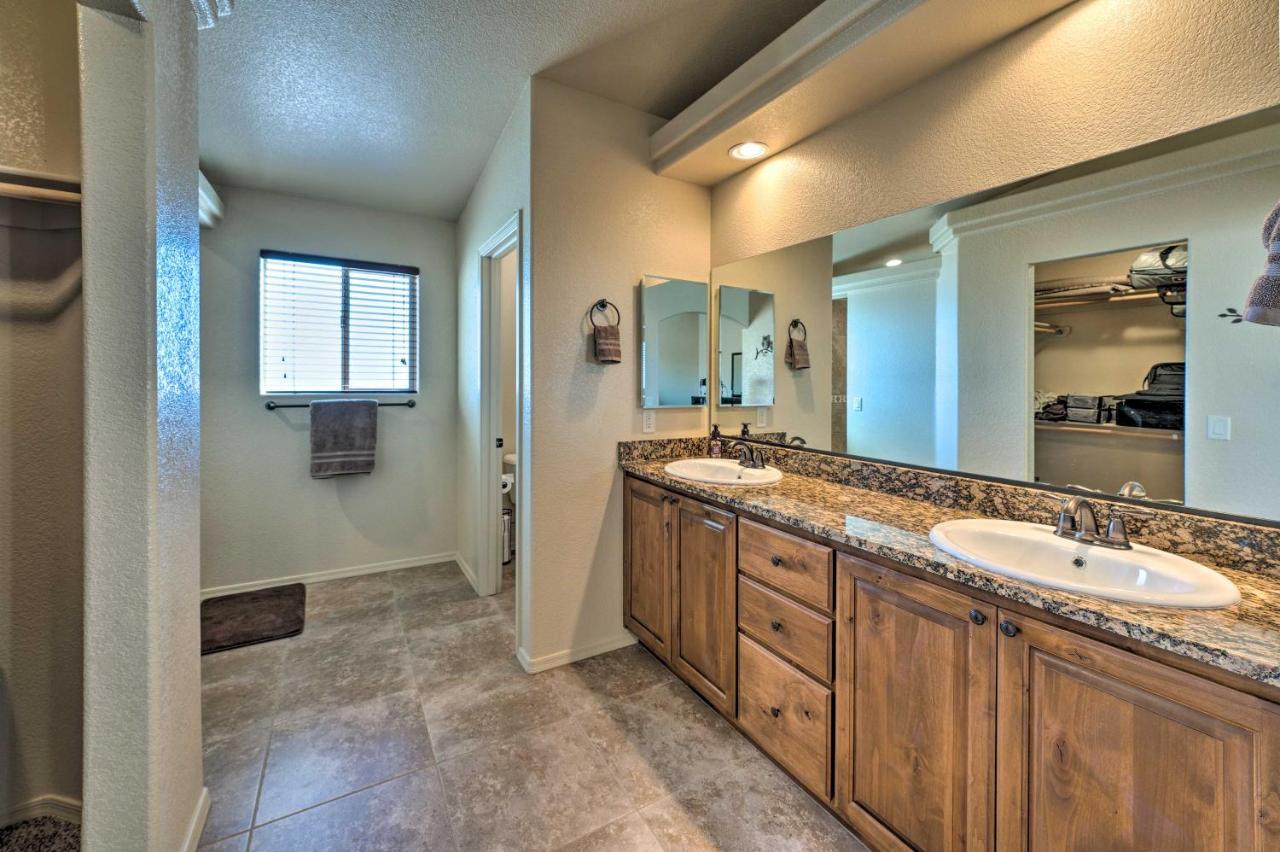 Holiday home Bright Lake Havasu With New Backyard Oasis!