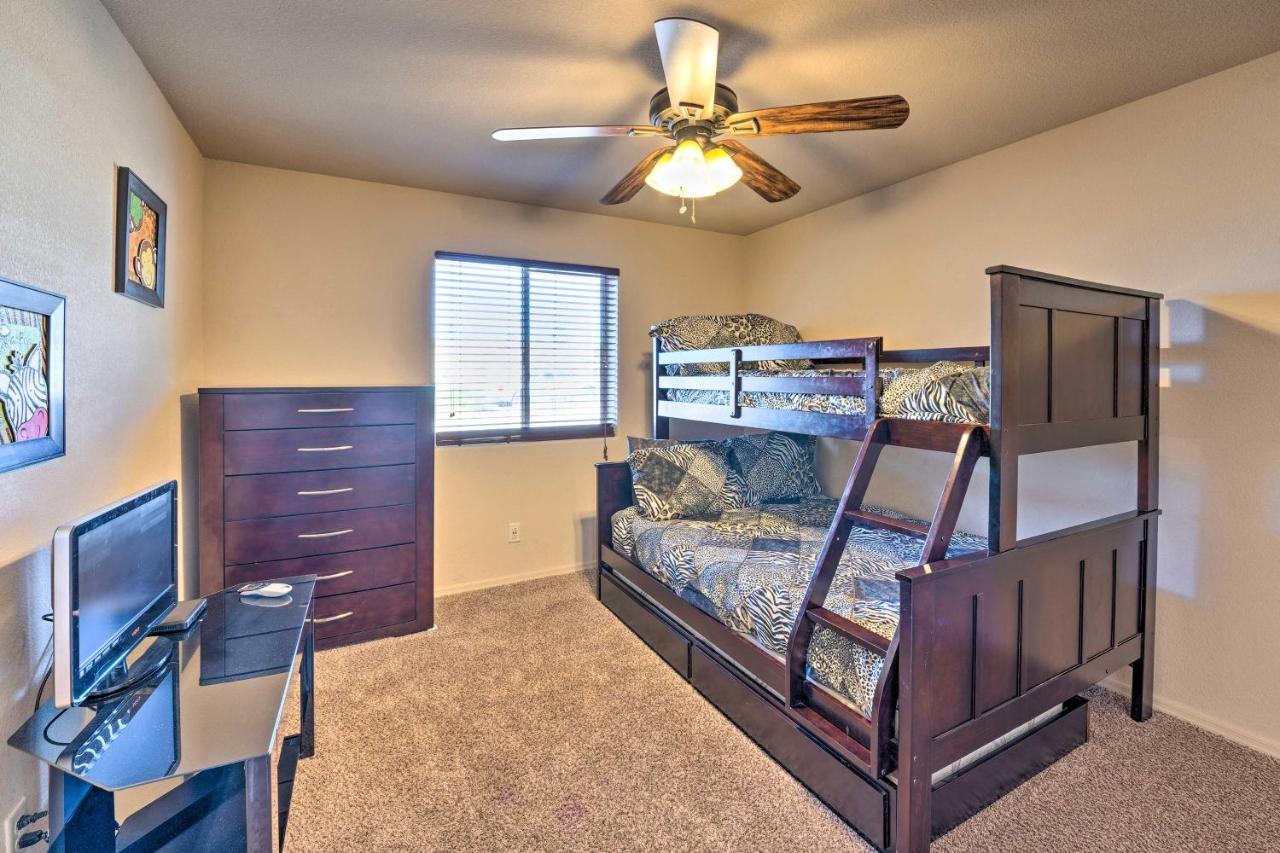 Bright Lake Havasu With New Backyard Oasis! Holiday home *