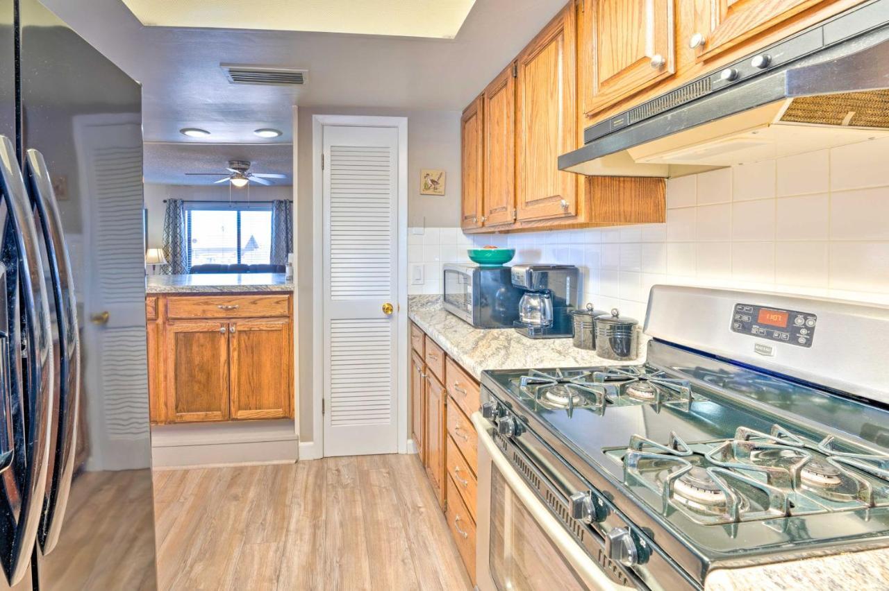 Havasu With Pool - 2 Miles To Waterfront! Holiday home *