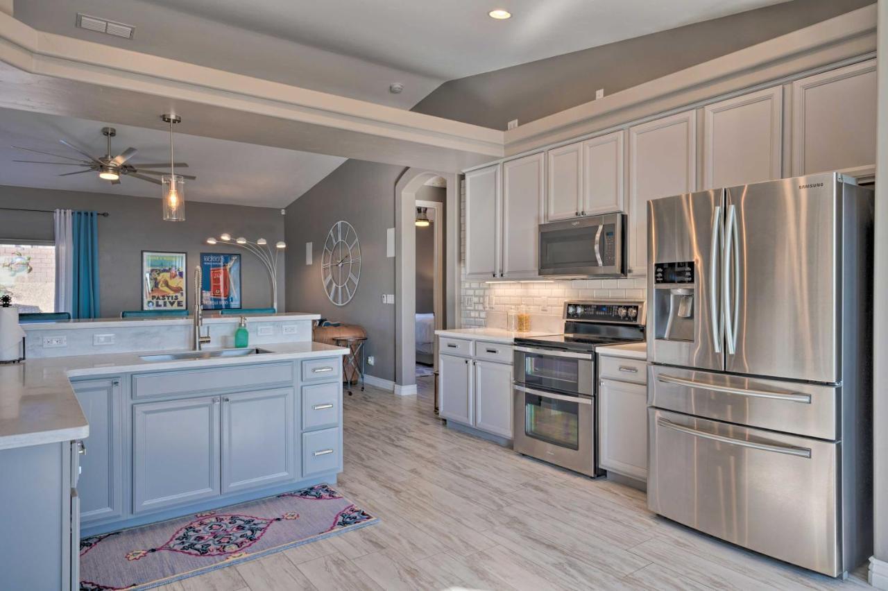 Havasu With Pool And View Holiday home *