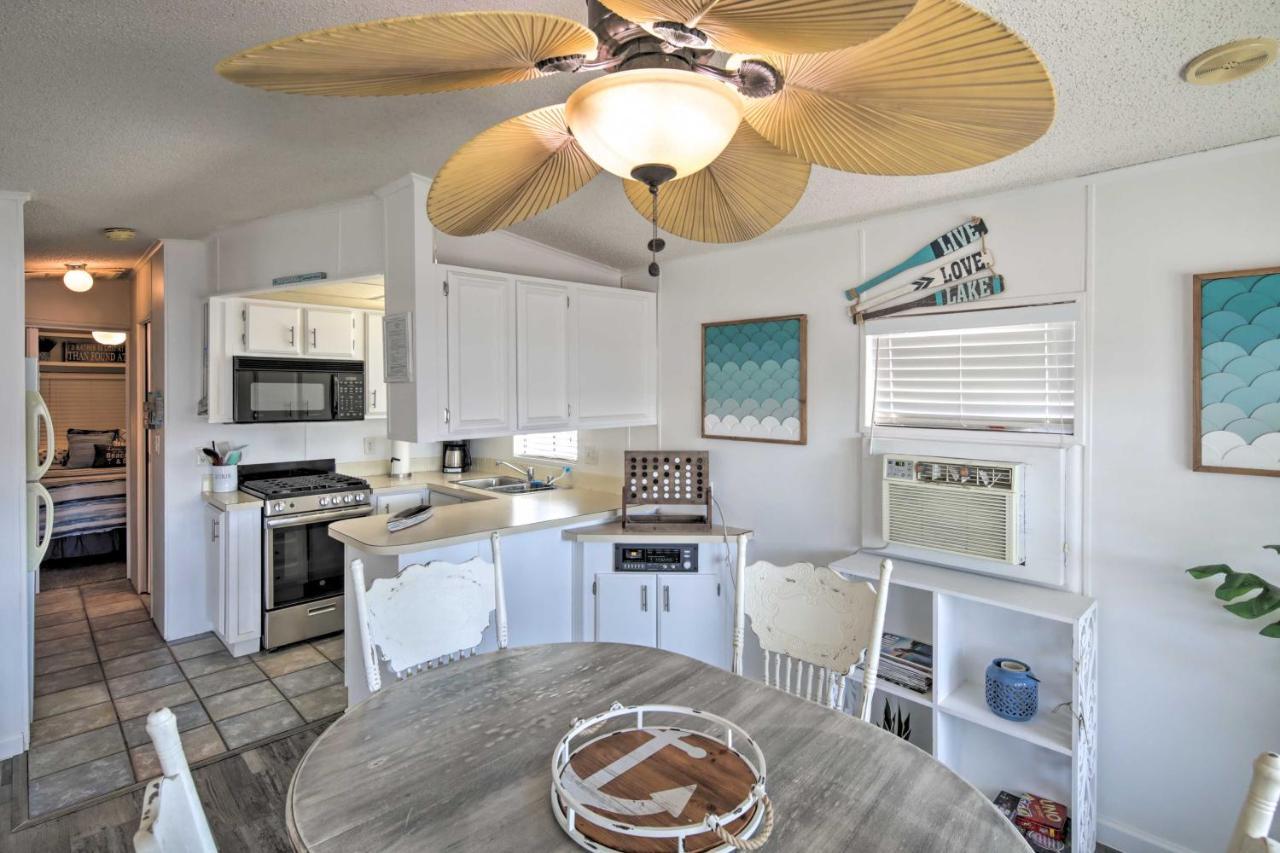 Havasu With Perks, Walk To Holiday home *