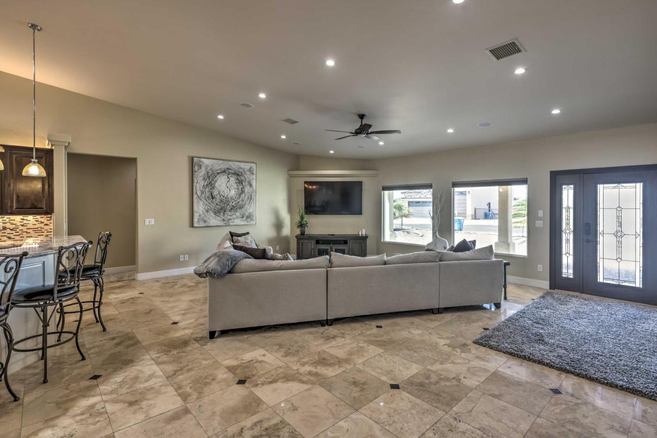 Luxe Havasu With Pool, And Patio! Holiday home *