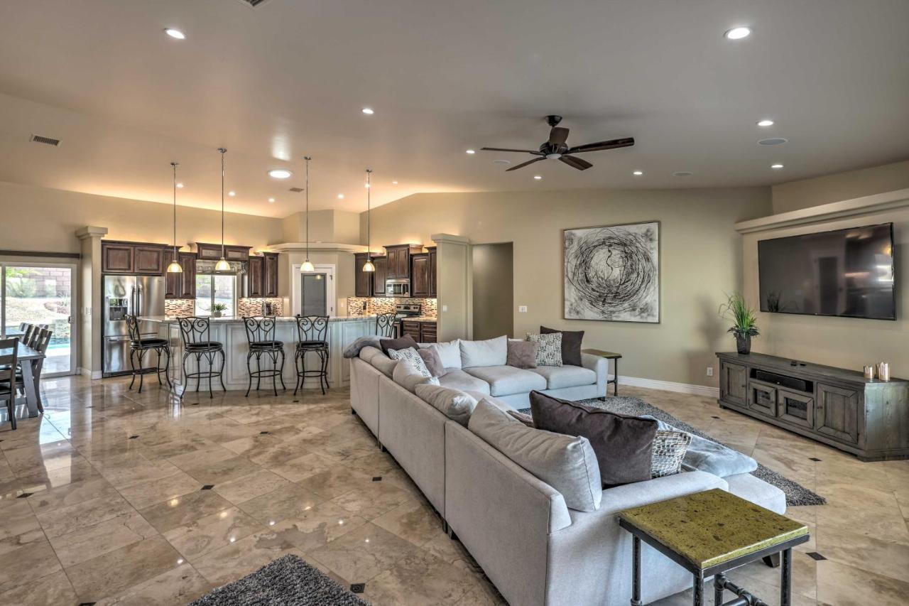 Luxe Havasu With Pool, And Patio!