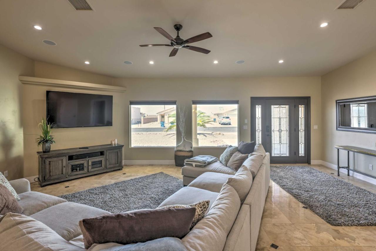 Luxe Havasu With Pool, And Patio!