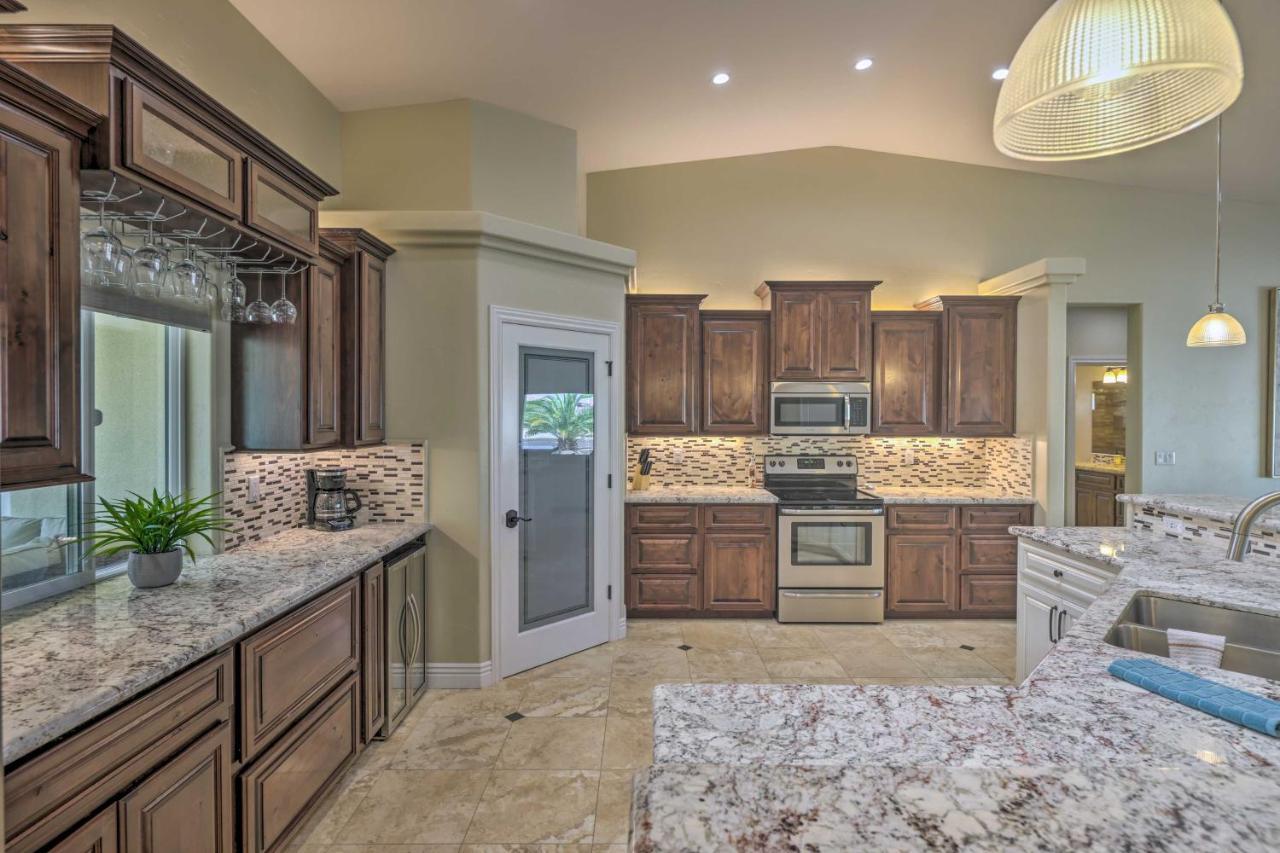 Luxe Havasu With Pool, And Patio! *