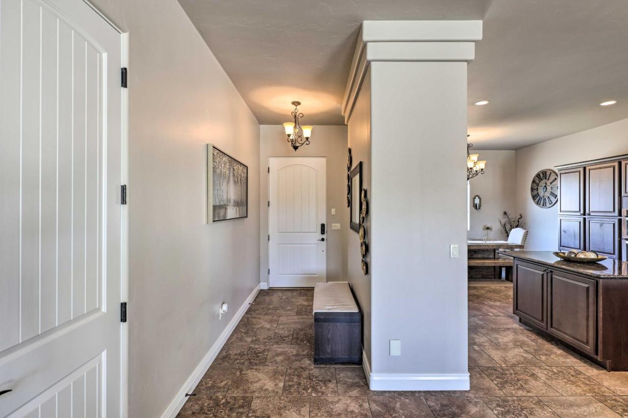 High-end Havasu With Pool And Hot Tub! Lake Havasu City
