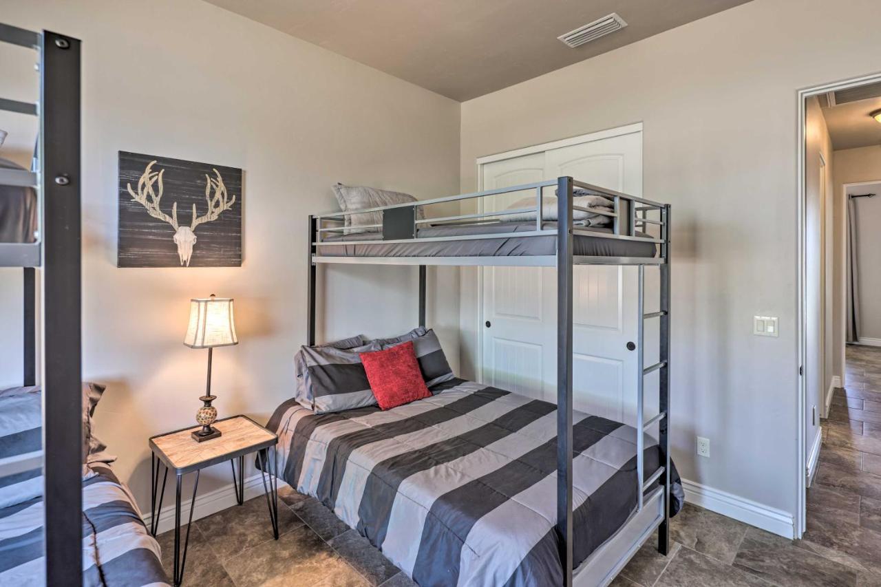High-end Havasu With Pool And Hot Tub!