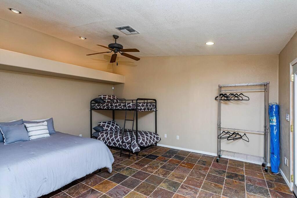 Style Living W/ Pool, Spa, Games * Lake Havasu City
