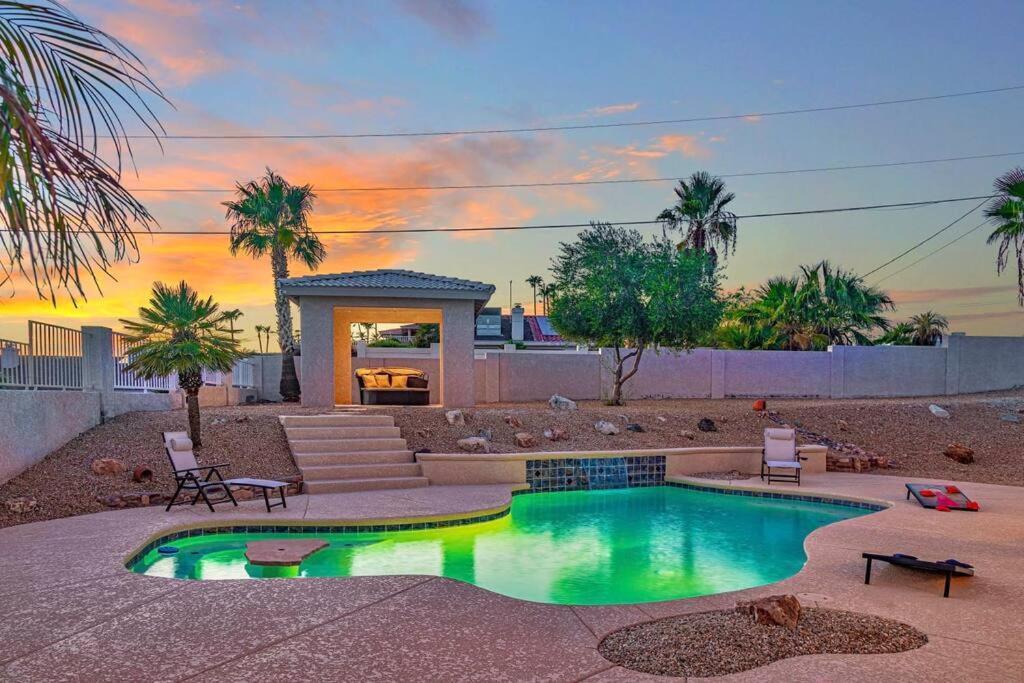 Style Living W/ Pool, Spa, Games * Lake Havasu City