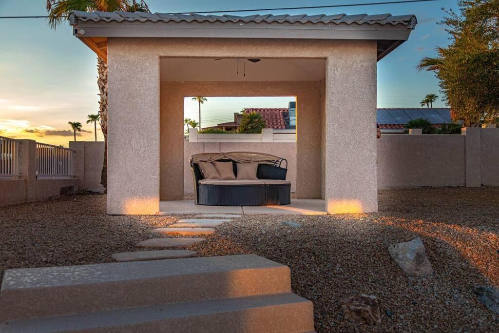 Style Living W/ Pool, Spa, Games Holiday home Lake Havasu City