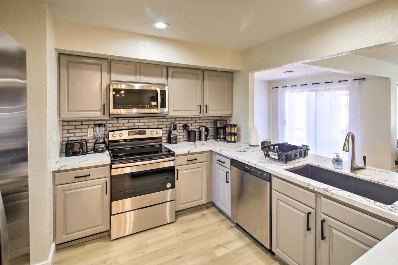 Modern Havasu Retreat And Mountain Views! * Lake Havasu City