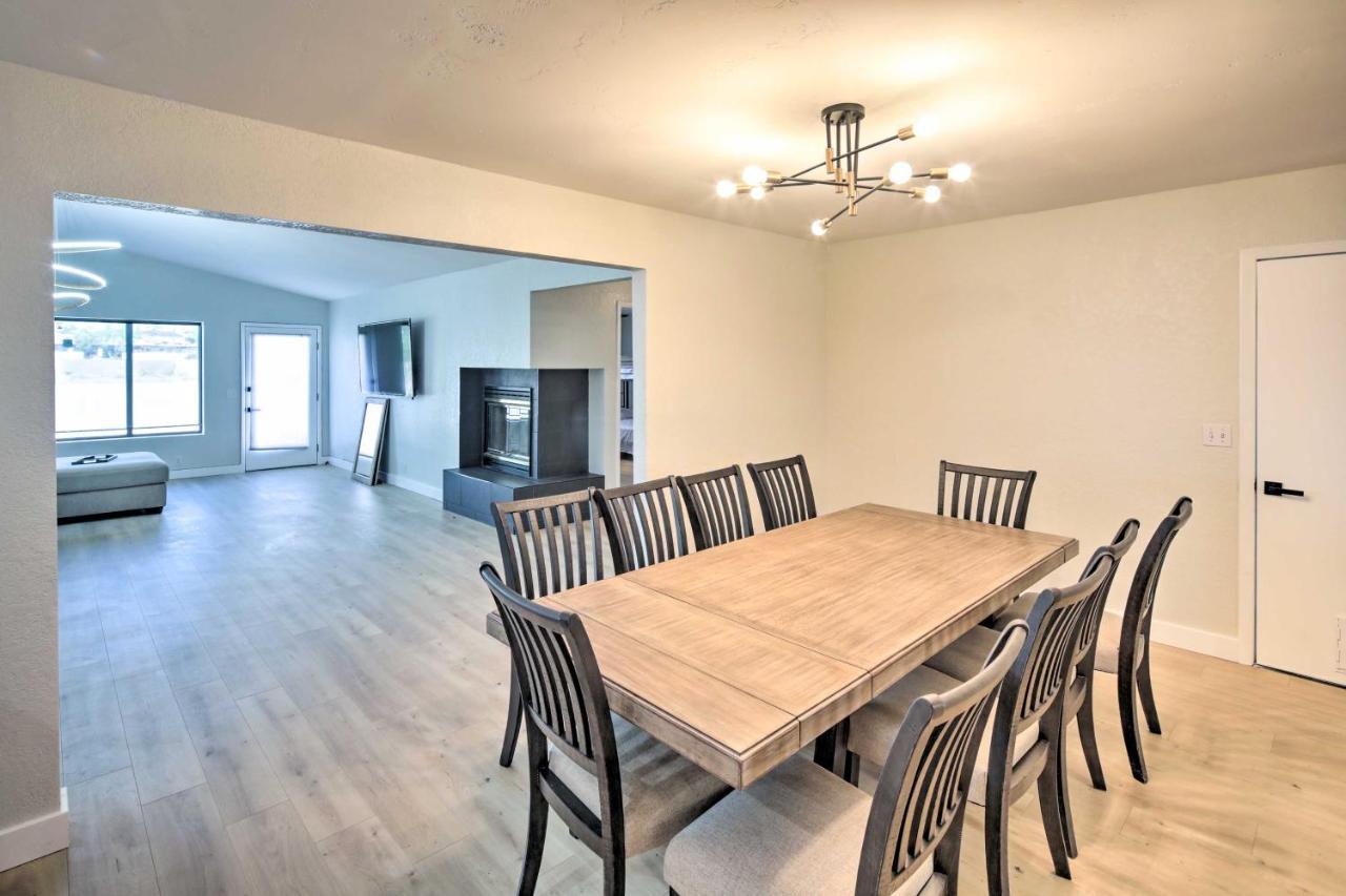Modern Havasu Retreat And Mountain Views! Holiday home