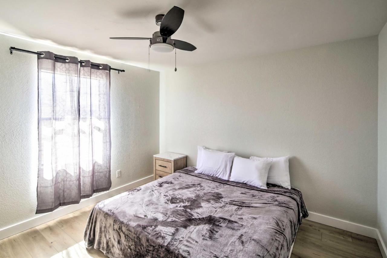Modern Havasu Retreat And Mountain Views! Lake Havasu City