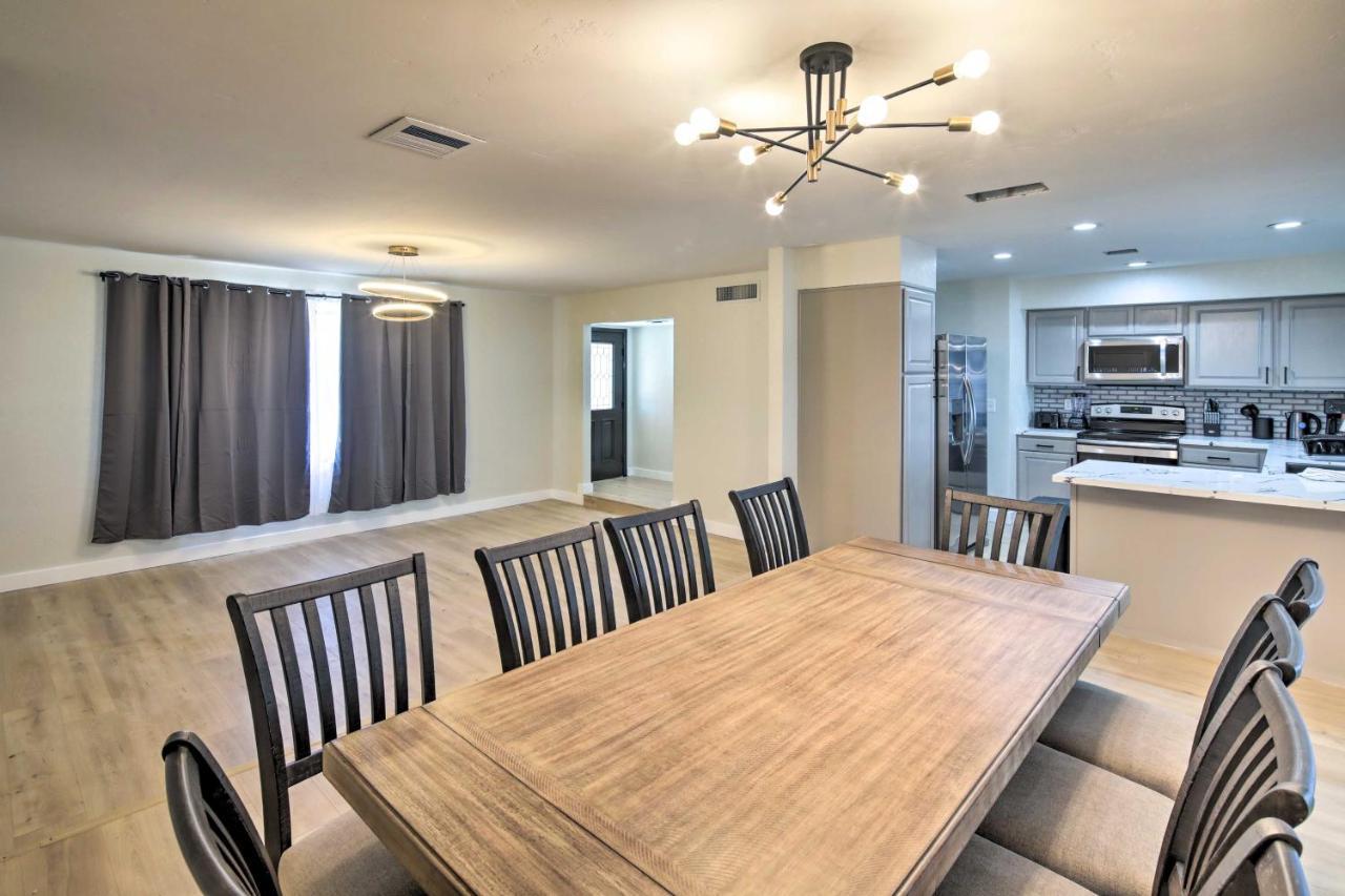 Modern Havasu Retreat And Mountain Views! Holiday home