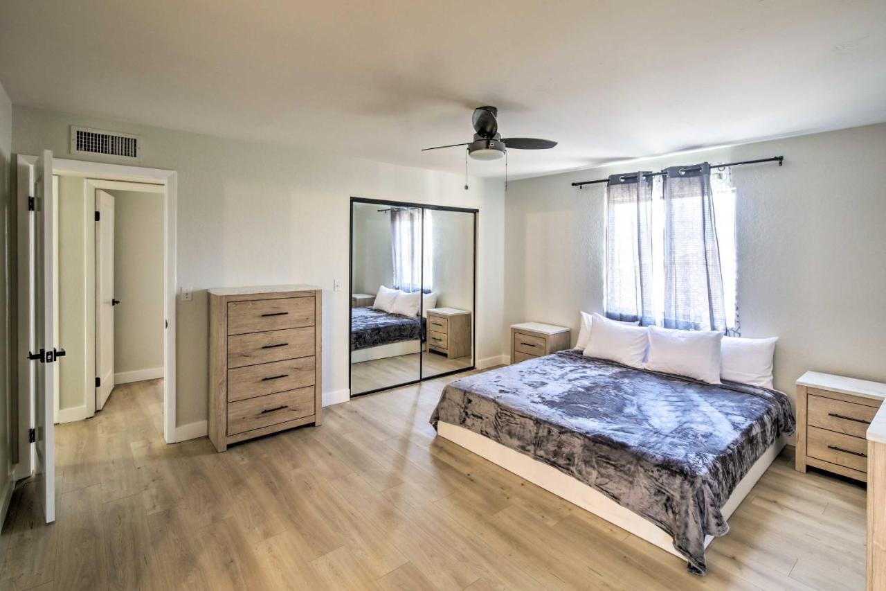 Modern Havasu Retreat And Mountain Views!