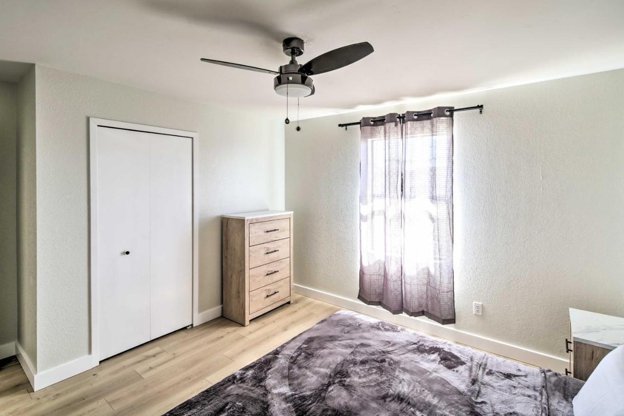 Modern Havasu Retreat And Mountain Views! Lake Havasu City
