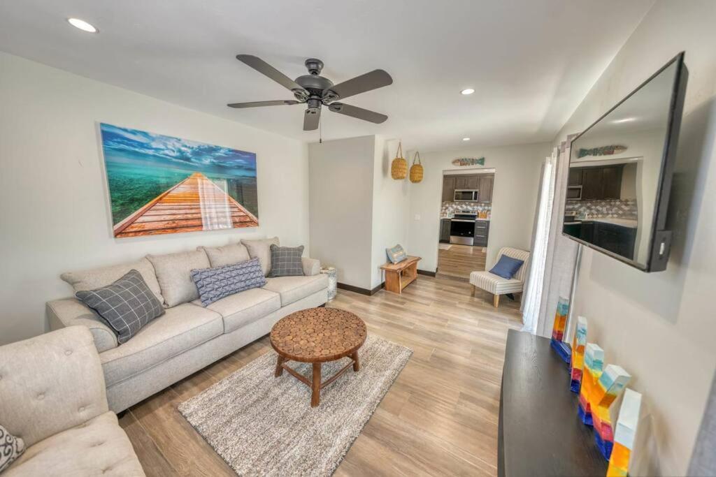 New! Beachy Havasu Getaway *