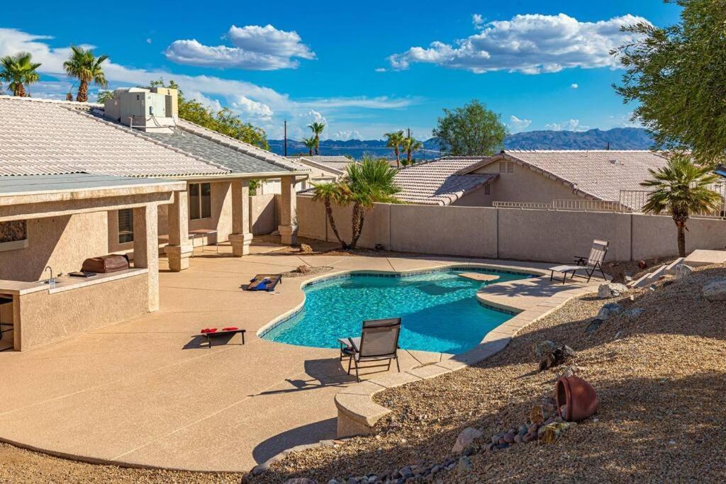 Holiday home Style Living W/ Pool, Spa, Games