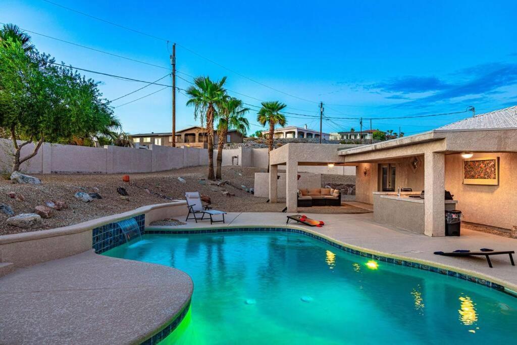 Style Living W/ Pool, Spa, Games *