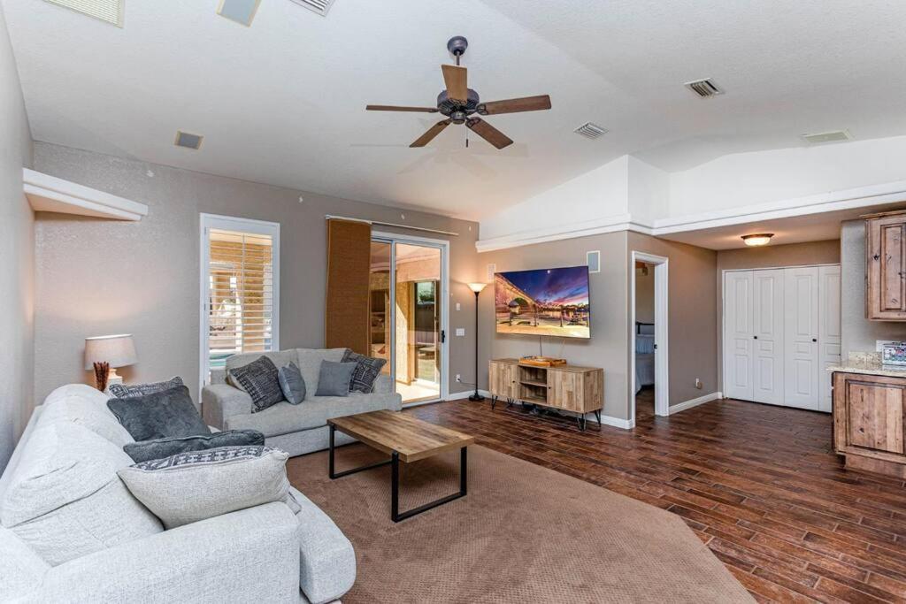 Style Living W/ Pool, Spa, Games Lake Havasu City