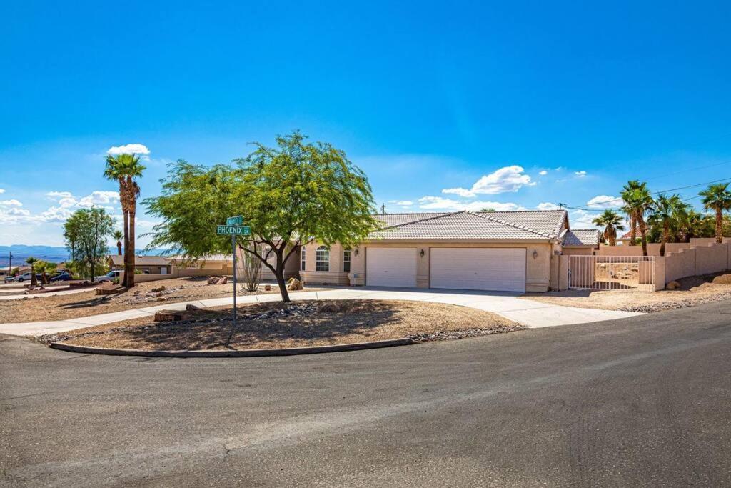 Style Living W/ Pool, Spa, Games Lake Havasu City