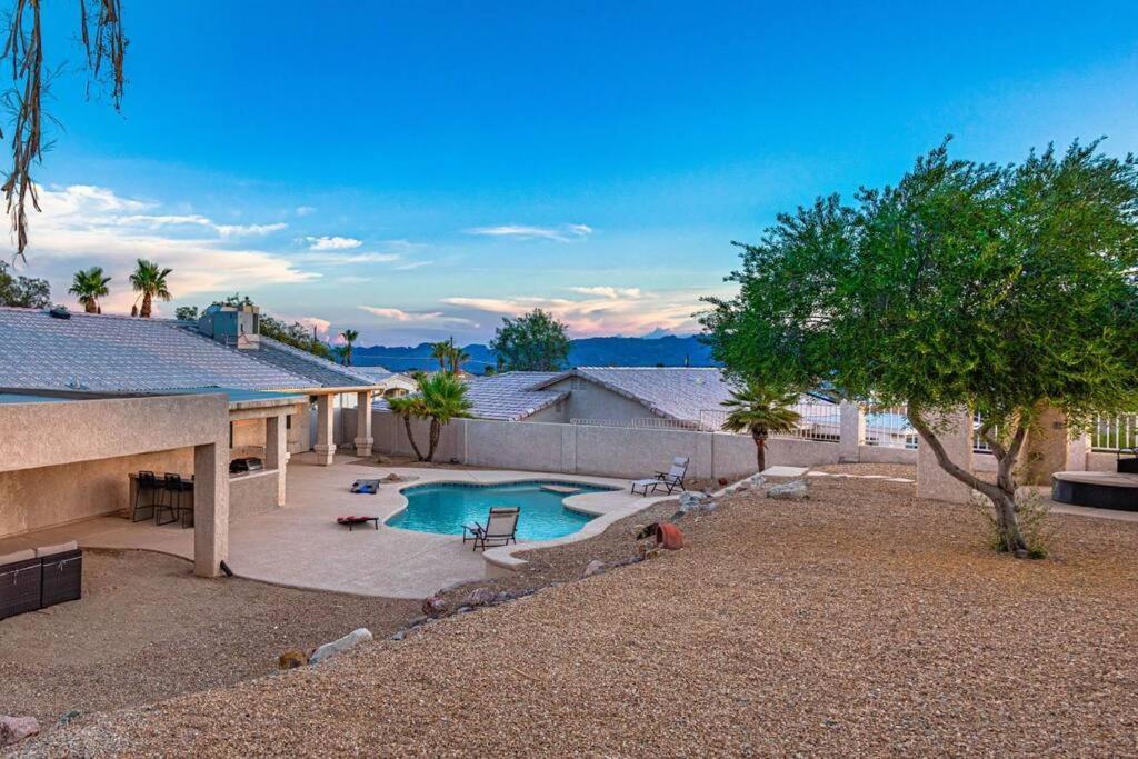 Holiday home Style Living W/ Pool, Spa, Games Lake Havasu City