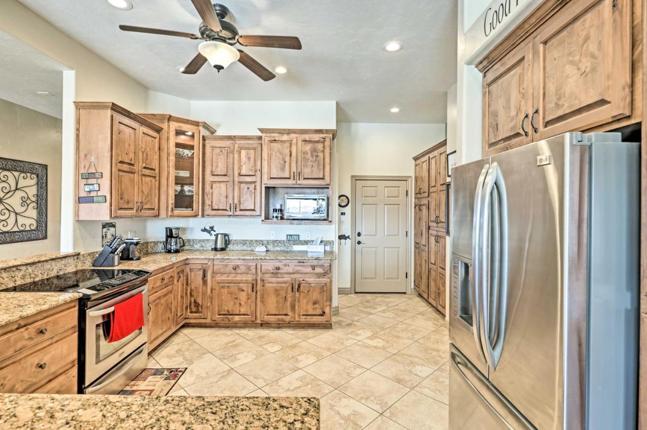 Holiday home Luxury Az Retreat With Views Of Havasu! Lake Havasu City