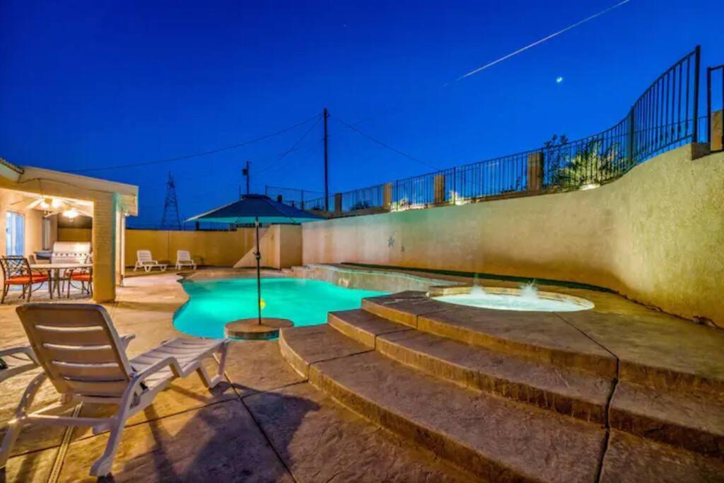 Villa Playpool Oasis-pool, Spa, Garage, Great Views Lake Havasu City