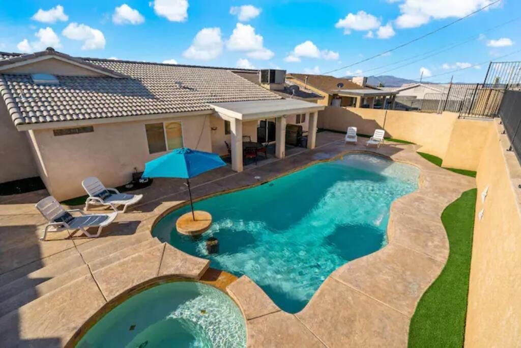 Playpool Oasis-pool, Spa, Garage, Great Views Villa