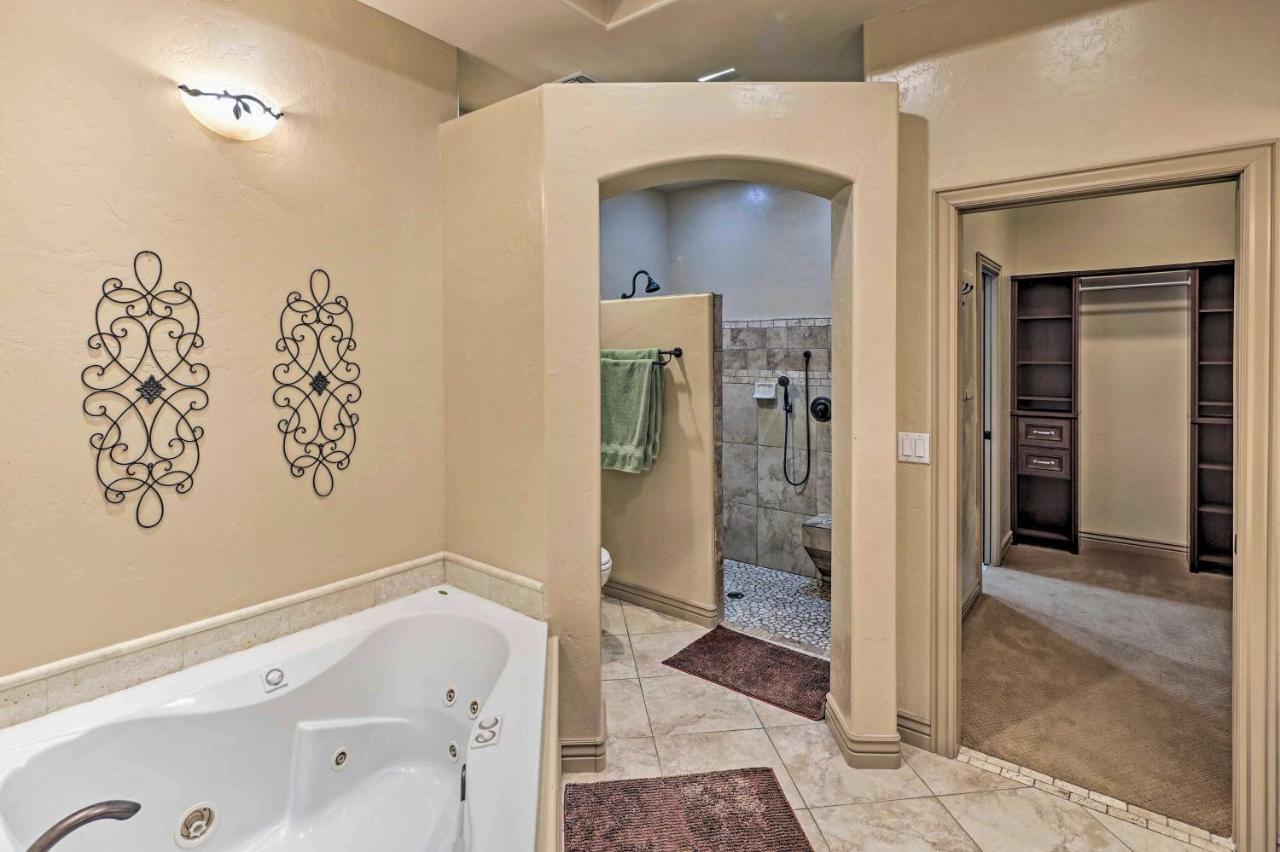 Holiday home Luxury Az Retreat With Views Of Havasu! *