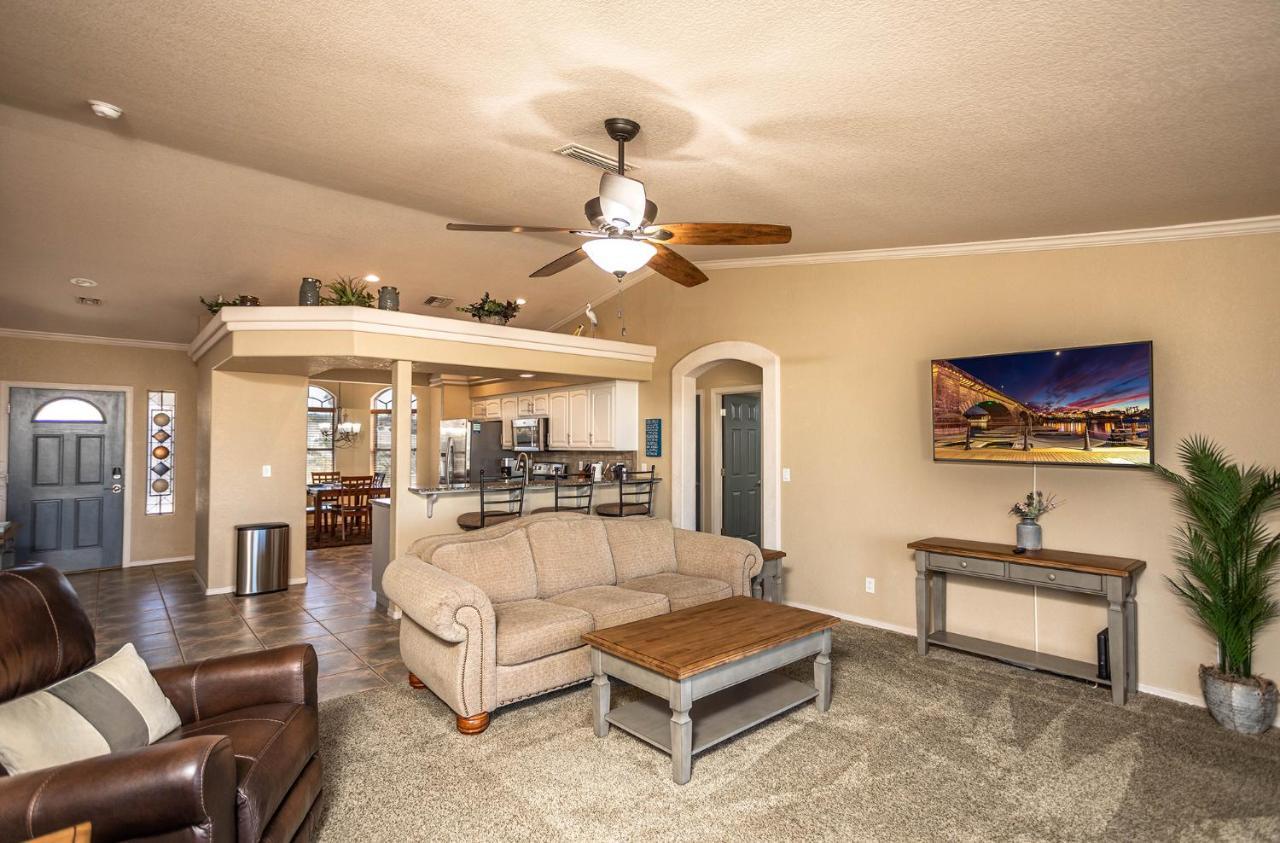 Cozy Retreat Games, Pool Table Holiday home *