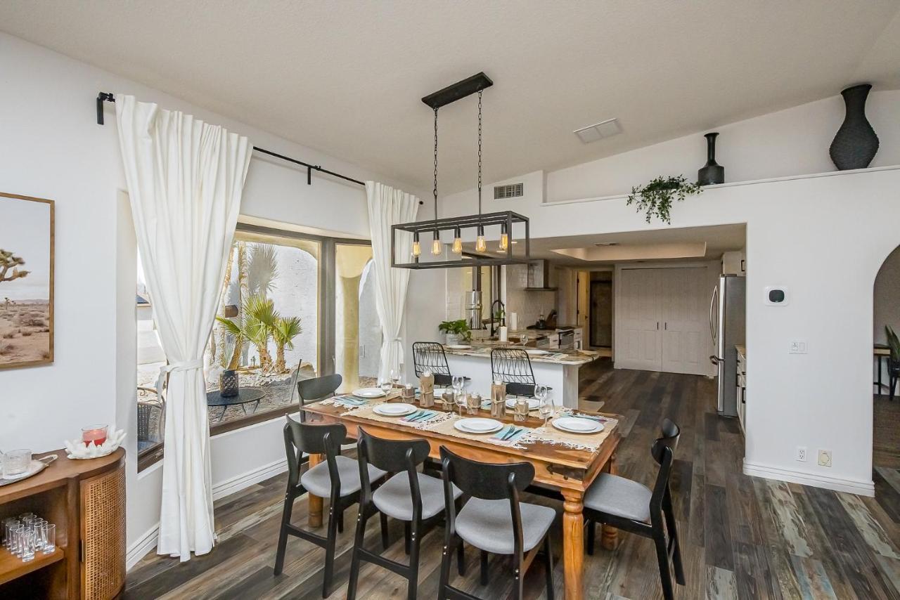 Trendy Desert Getaway Pool, Spa, Game Holiday home Lake Havasu City