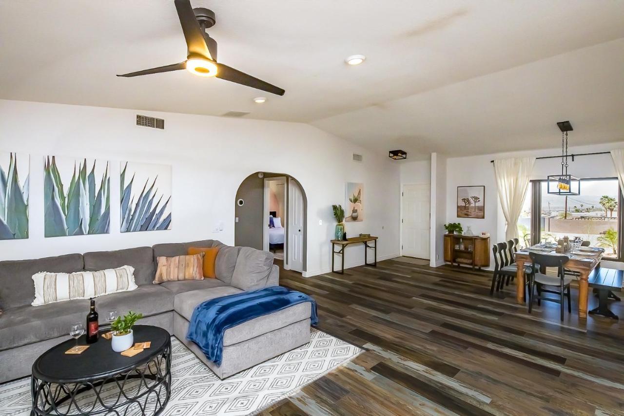 Holiday home Trendy Desert Getaway Pool, Spa, Game *