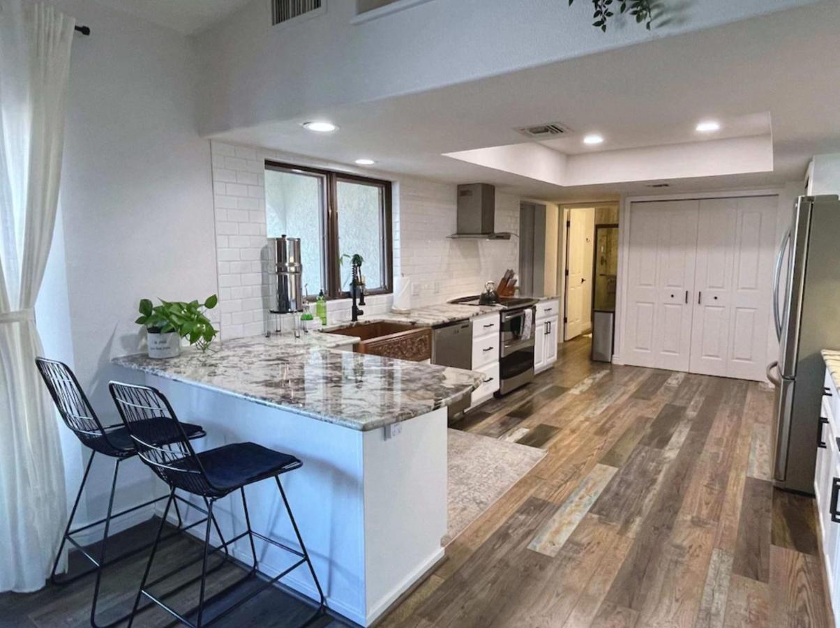 Trendy Desert Getaway Pool, Spa, Game * Lake Havasu City