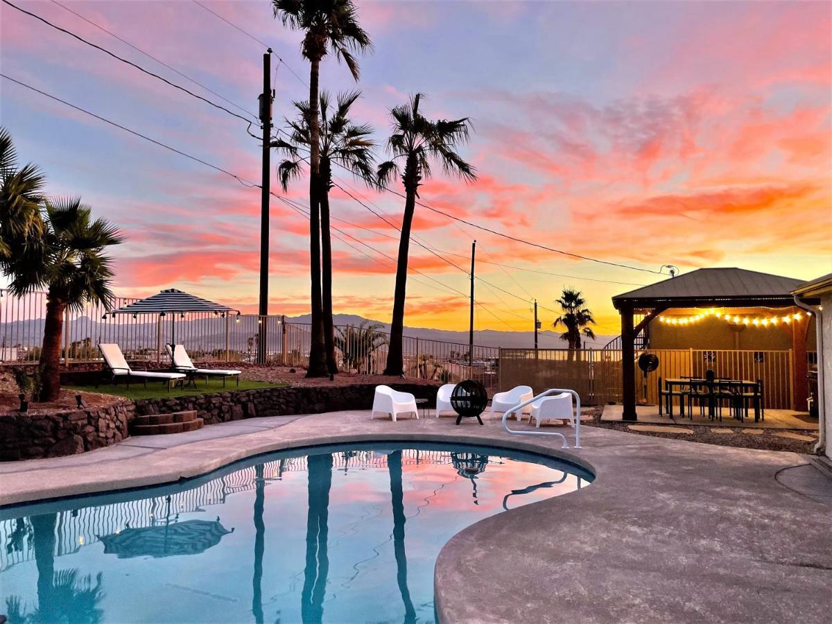 Trendy Desert Getaway Pool, Spa, Game Holiday home