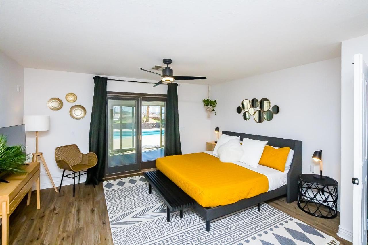 Trendy Desert Getaway Pool, Spa, Game Holiday home Lake Havasu City