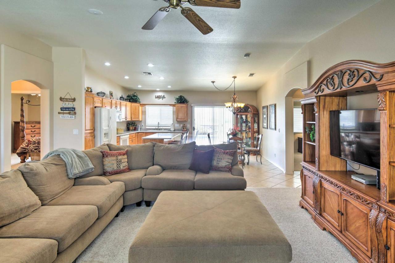 Pet-friendly Havasu Pool And Private Yard Holiday home Lake Havasu City