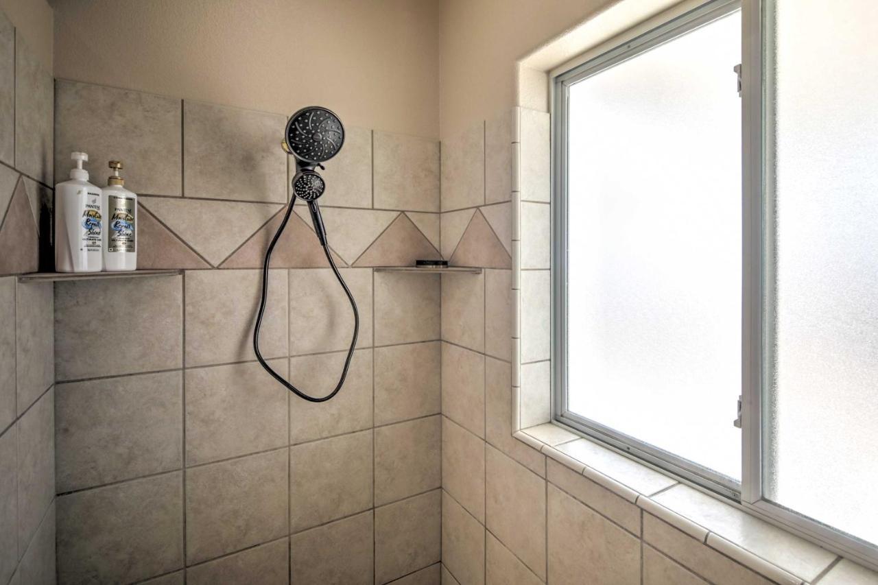 Pet-friendly Havasu Pool And Private Yard *