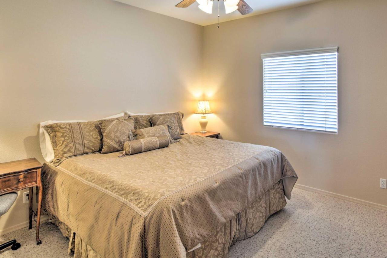 Holiday home Pet-friendly Havasu Pool And Private Yard