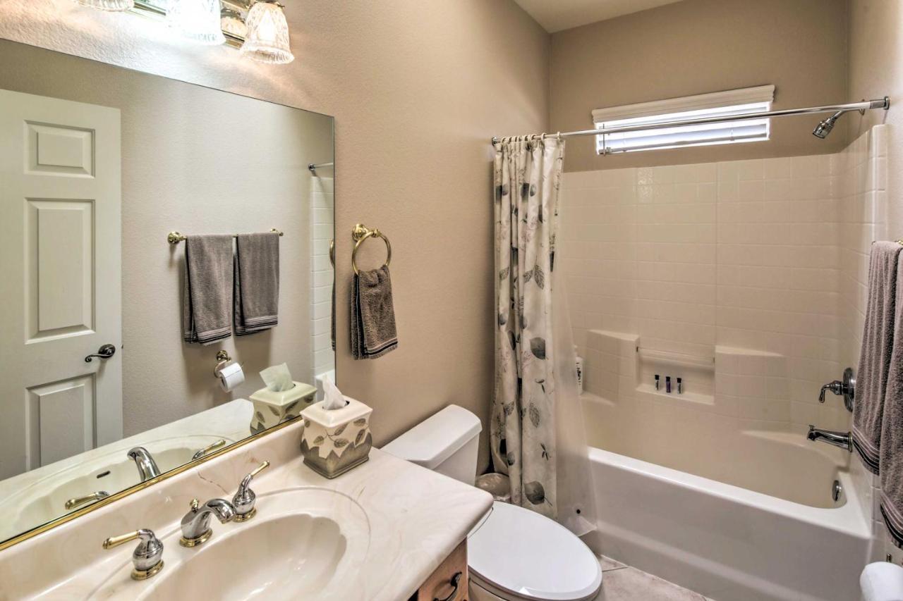 Holiday home Pet-friendly Havasu Pool And Private Yard