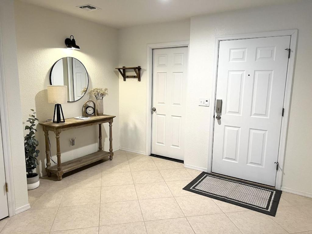 Relax And Unwind - Pool - New - Central - Spacious * Lake Havasu City