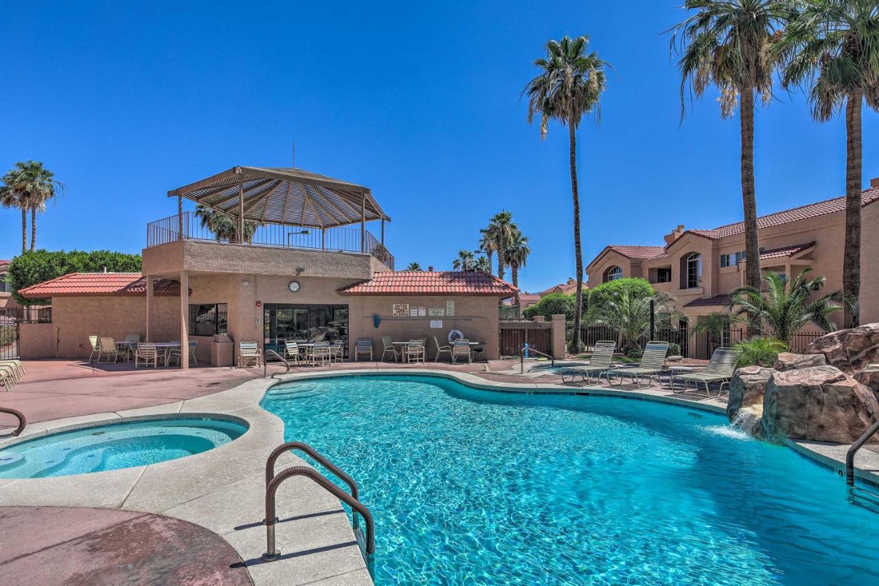 Havasu With Community Pool And Hot Tub