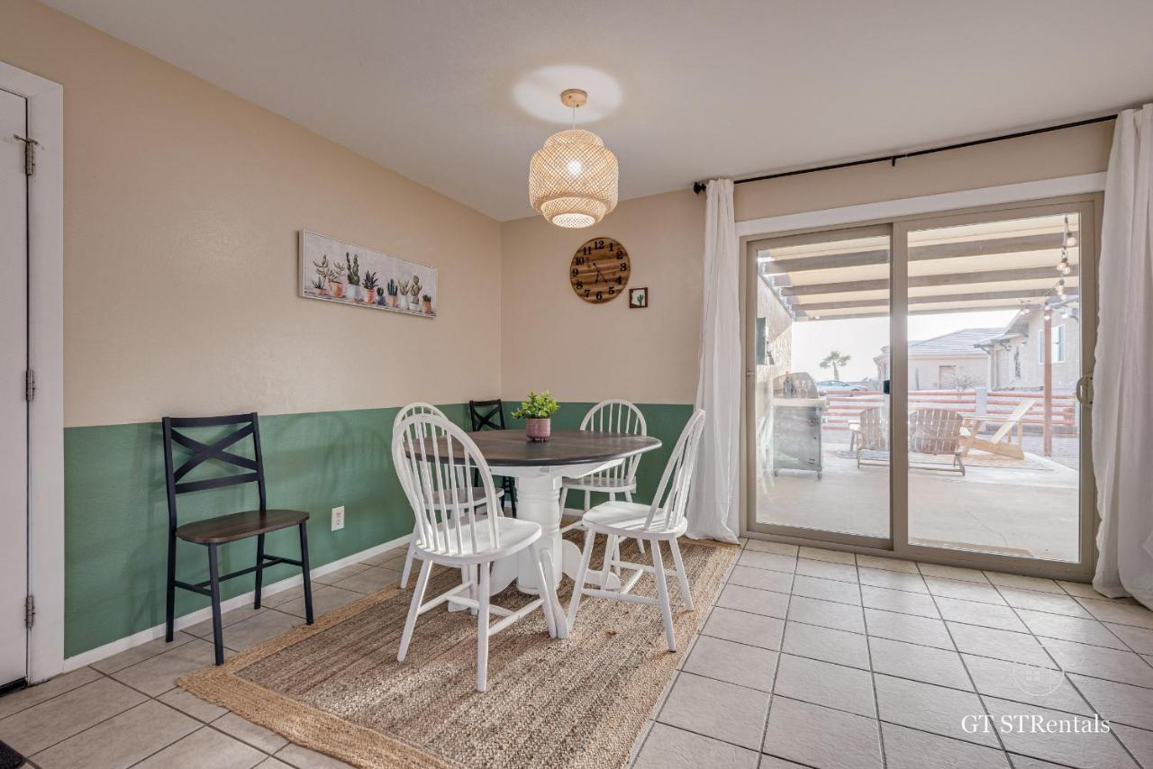 Holiday home A Wave From It All - Pet & Family Friendly With Beautiful Views!