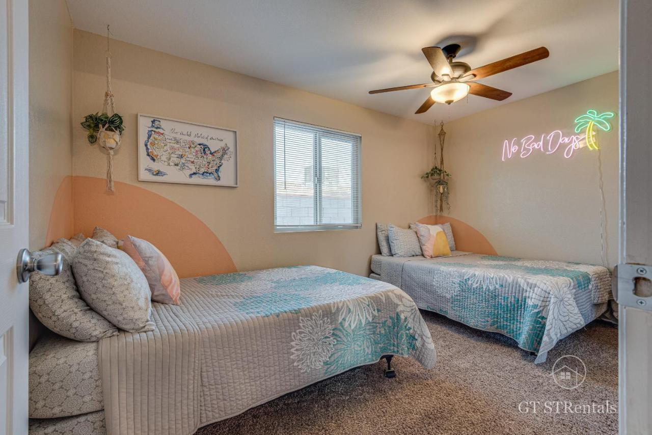 A Wave From It All - Pet & Family Friendly With Beautiful Views! Holiday home Lake Havasu City