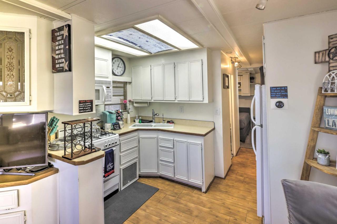 Cozy Havasu With Dock And Access!